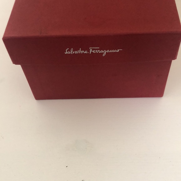 📦 Salvatore Ferragamo shoe box - Picture 2 of 3